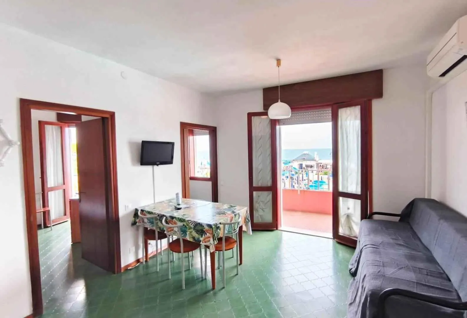 Apartment In Lido Di Jesolo 25358